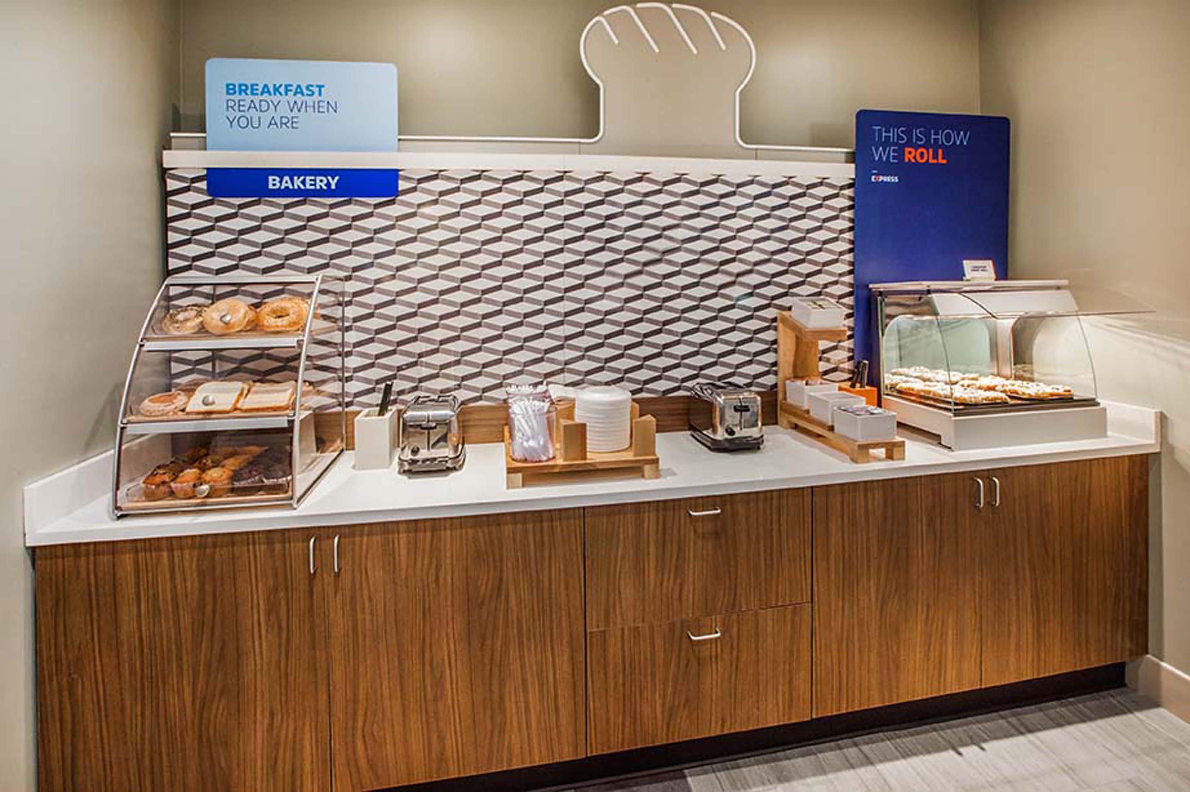 Holiday Inn Express & Suites Eureka By Ihg Zewnętrze zdjęcie